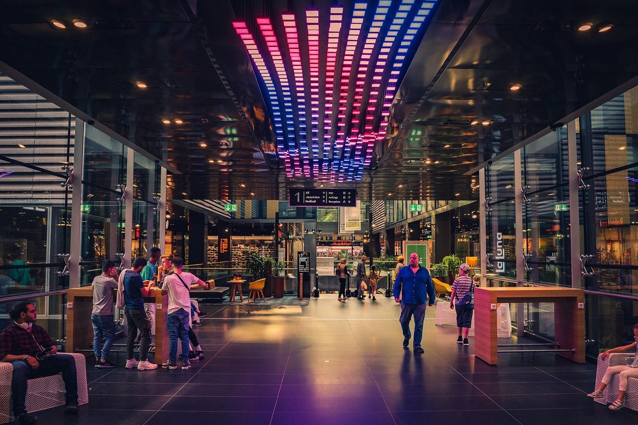 Dubai Sheikh Zayed Road mall LED lighting by Yakeen Lighting